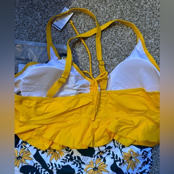 NWT Two piece Plus Swimsuit - Picture 5 of 7